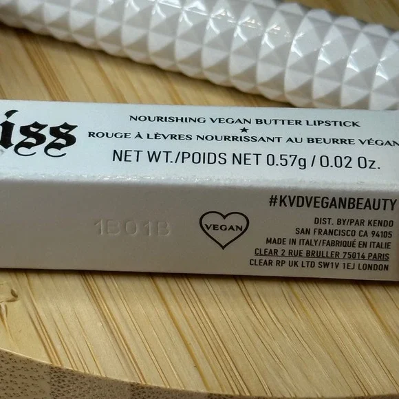 KAT VON D • VEGAN BEAUTY • EPIC KISS • LIPSTICK • ROLE BREAKER 190 • New in Box - Picture 4 of 4